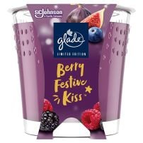 GLADE Berry festive kiss Ароматизирана свещ, 112 гр